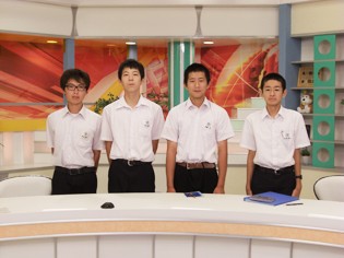 秋田大学教育文化学部附属中学校2年生