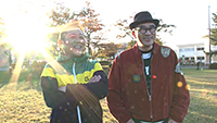 紅葉に囲まれ落ち葉遊び（前編）